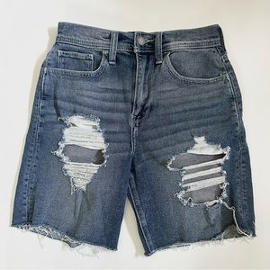 Hollister Ultra high-rise distressed dad short 7"